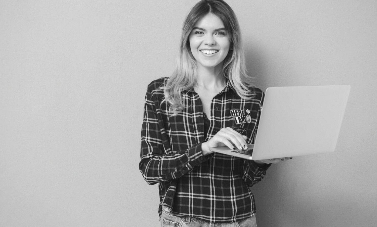 Redactieteam van Savourdeals werkt aan front-end design artikelen